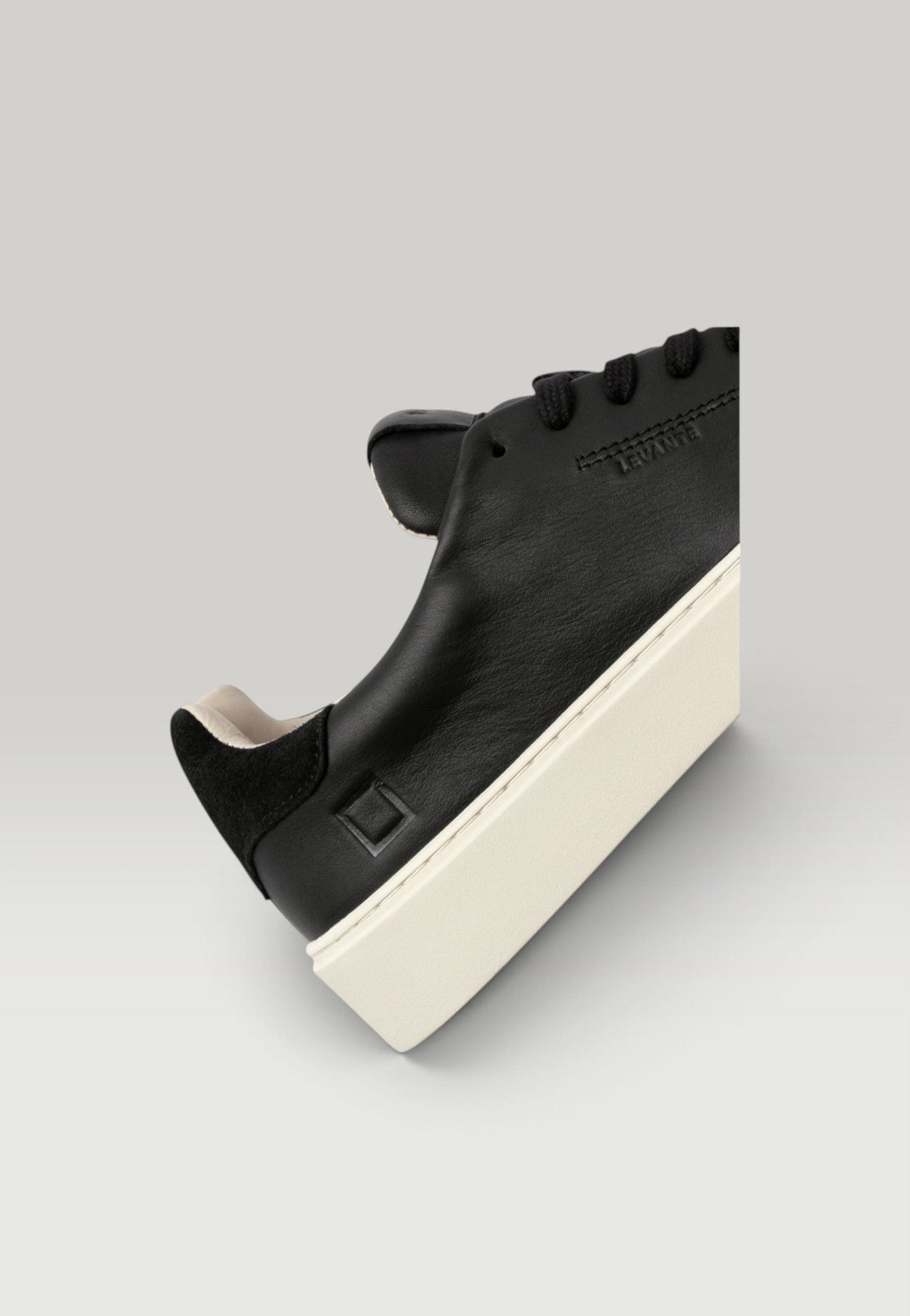 SNEAKERS  LEVANTE NERA