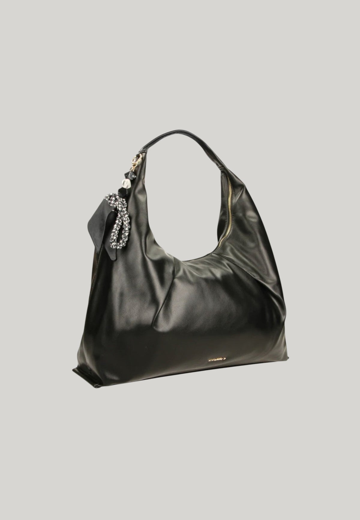 SHOPPER CARRIE NERA