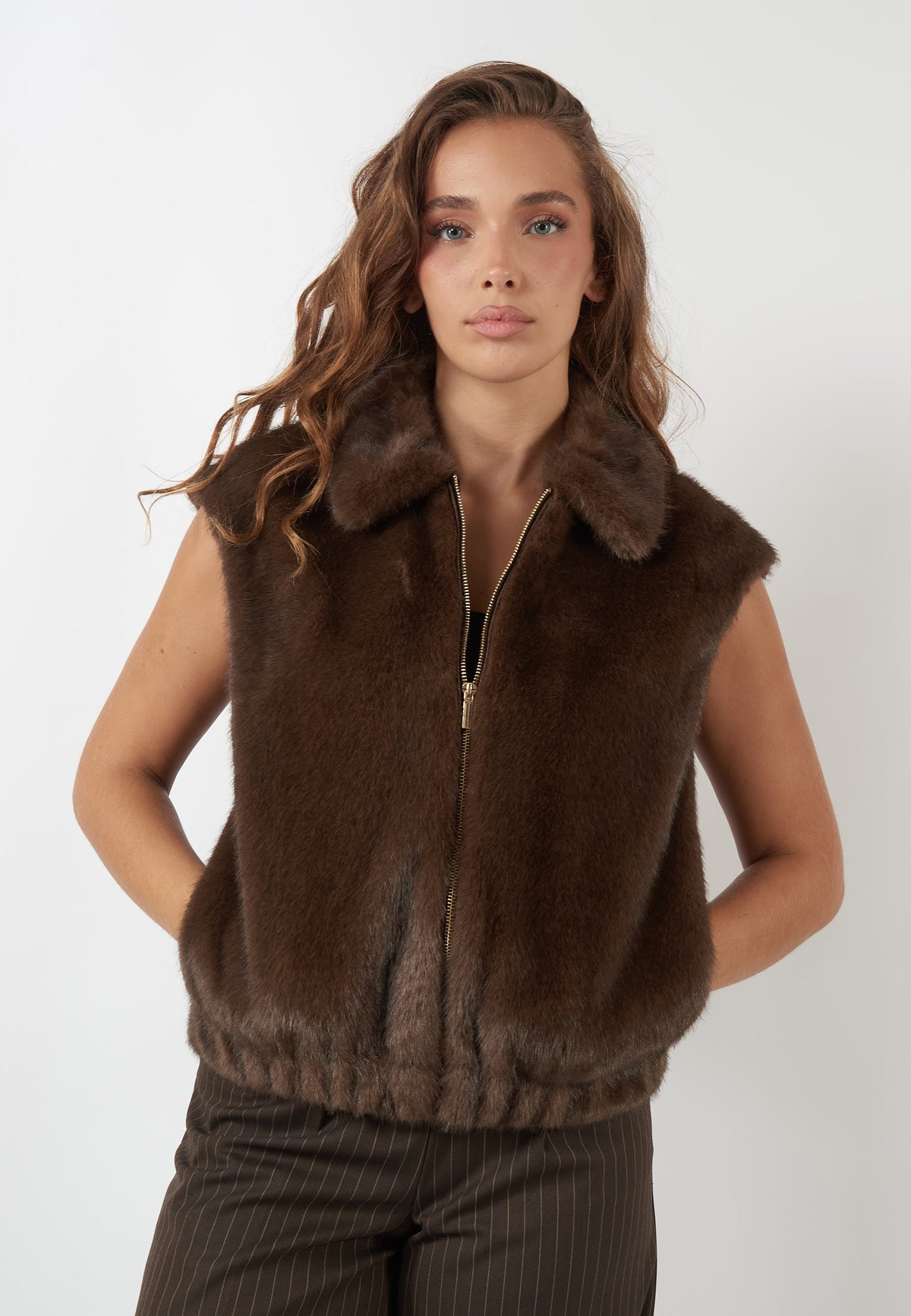 GILET EPOCHE MARRONE