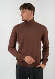 MAGLIA COLLO ALTO MARRONE