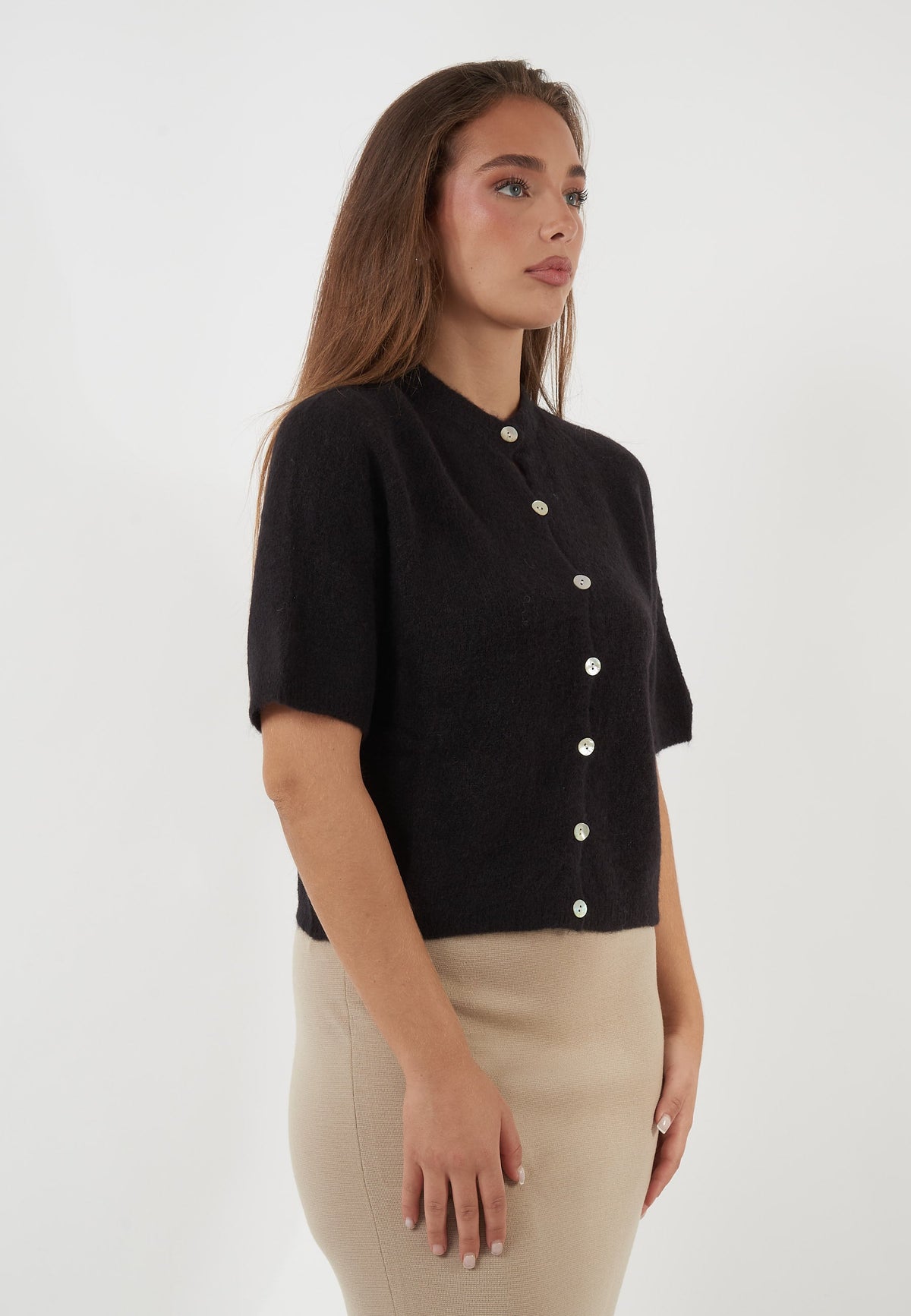 CARDIGAN A MANICHE CORTE NERO