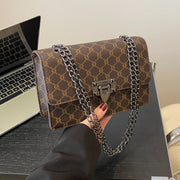 European-Style Backpack With Grid Pattern, Adjustable Shoulder Strap, Lightweight And Versatile City Bag