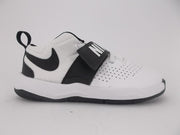 Nike Team Hustle 8 scarpa da basket 881943 100