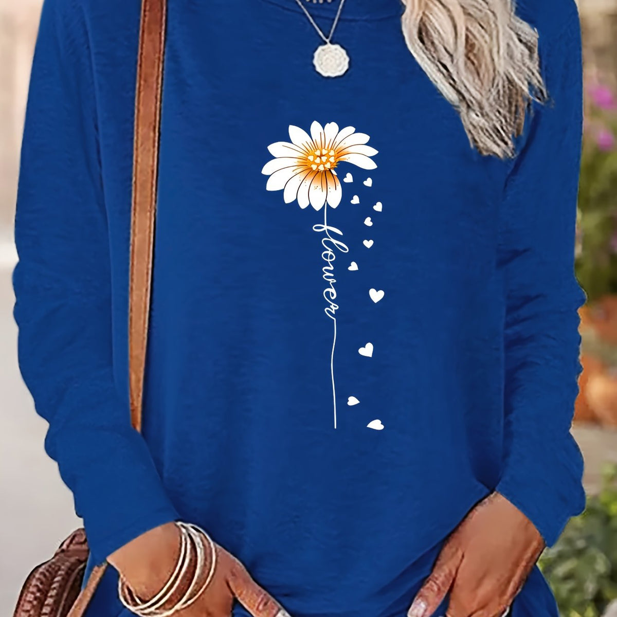 Chic Daisy Print Long Sleeve T-Shirt for Women - Casual Crew Neck, Soft Polyester, Machine Washable - Perfect for Fall & Winter