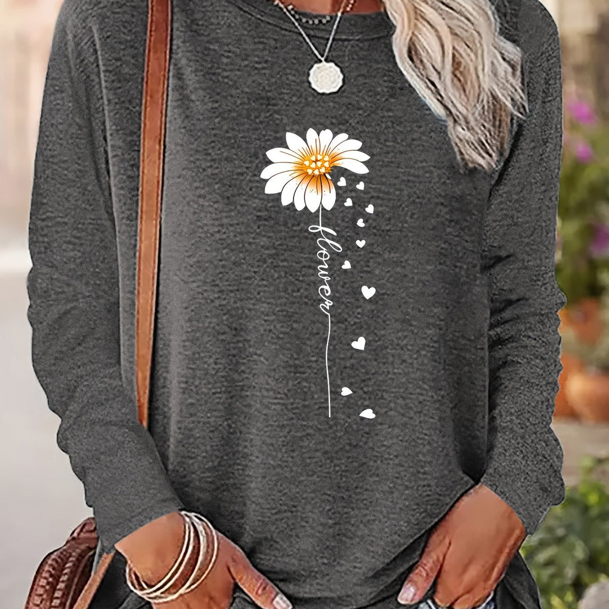 Chic Daisy Print Long Sleeve T-Shirt for Women - Casual Crew Neck, Soft Polyester, Machine Washable - Perfect for Fall & Winter