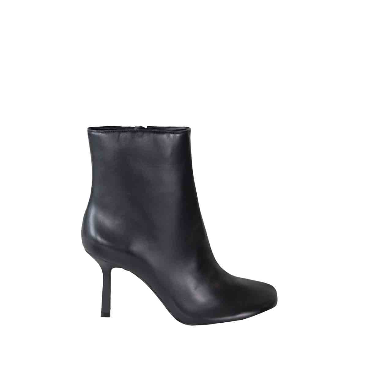 STIVALETTO NERO
