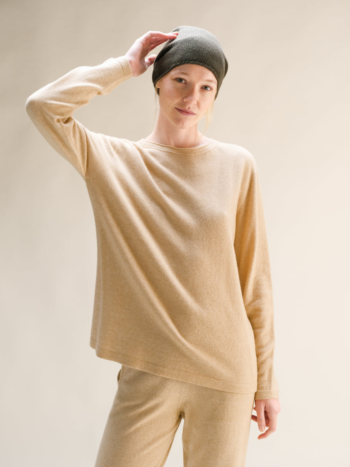 Cashmere Mix Curl Crewneck