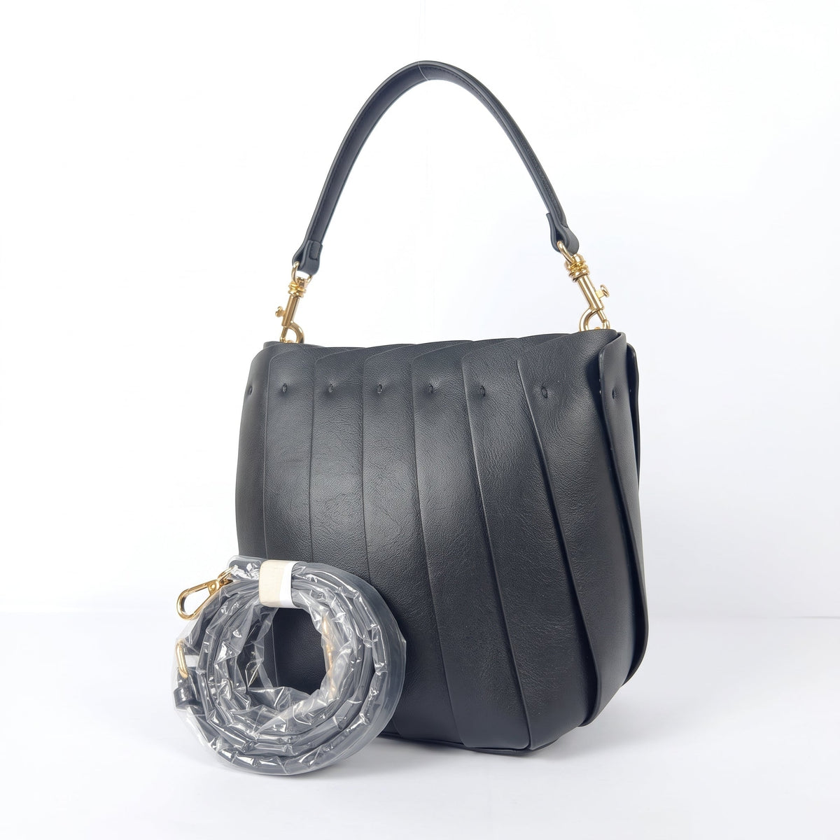 Licia Borsa Secchiello in Ecopelle
