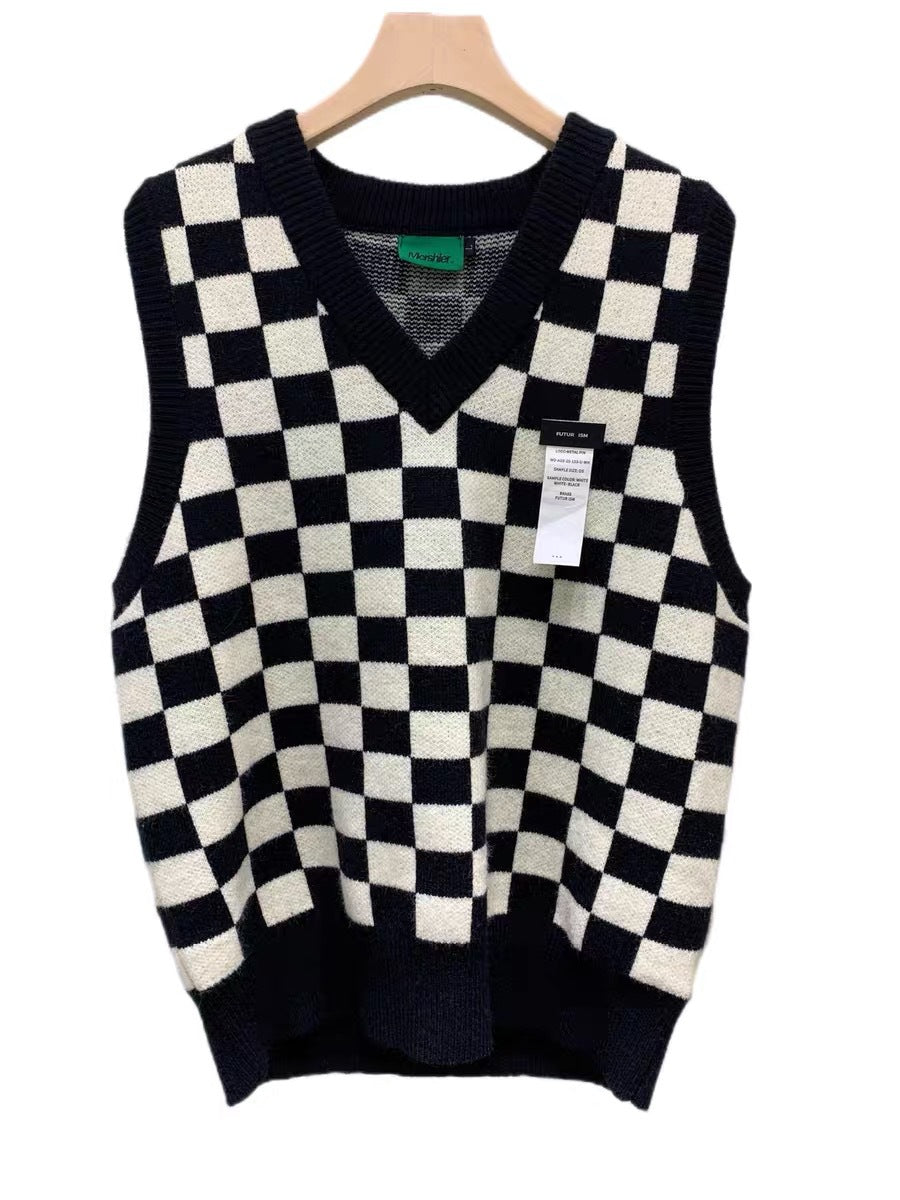 V-collar Preppy Style Chessboard Plaid Sweater Vest Knitted Sweater Men