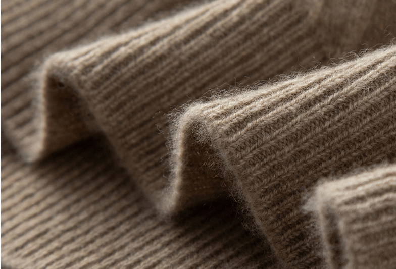 Maglione Girocollo con Trecce in Cashmere - Old Money®